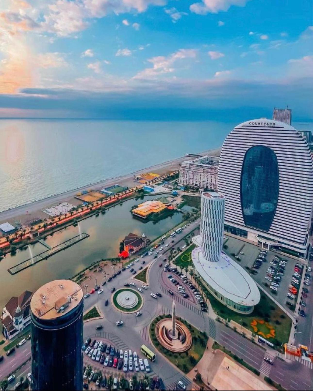Orbi City Apartment With Sea View บาทูมิ ภายนอก รูปภาพ