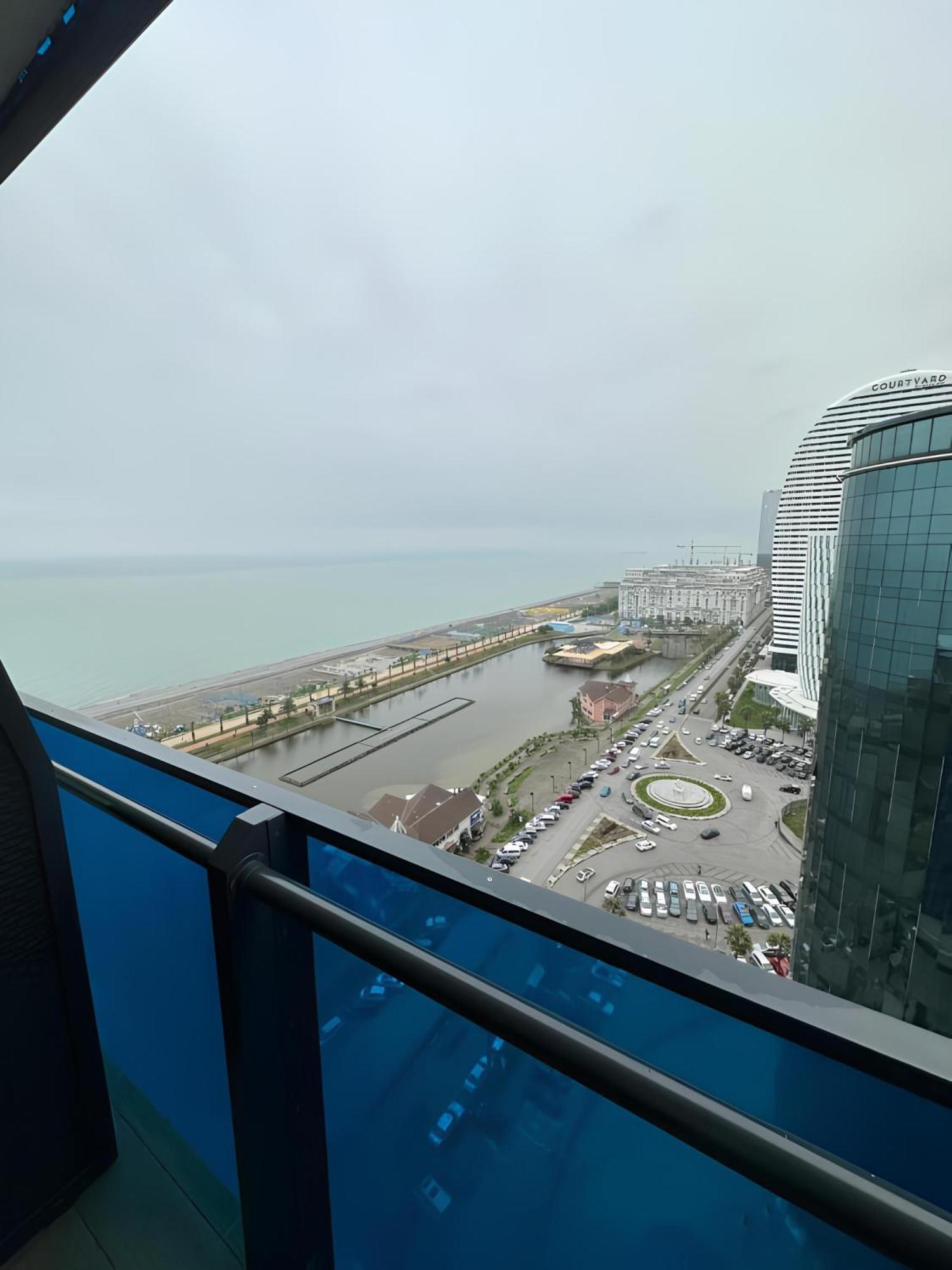 Orbi City Apartment With Sea View บาทูมิ ภายนอก รูปภาพ