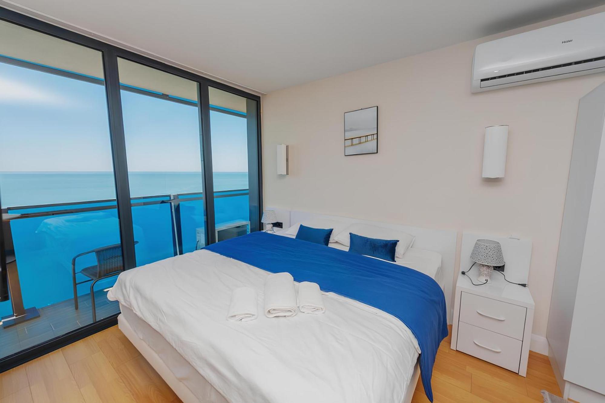 Orbi City Apartment With Sea View บาทูมิ ภายนอก รูปภาพ