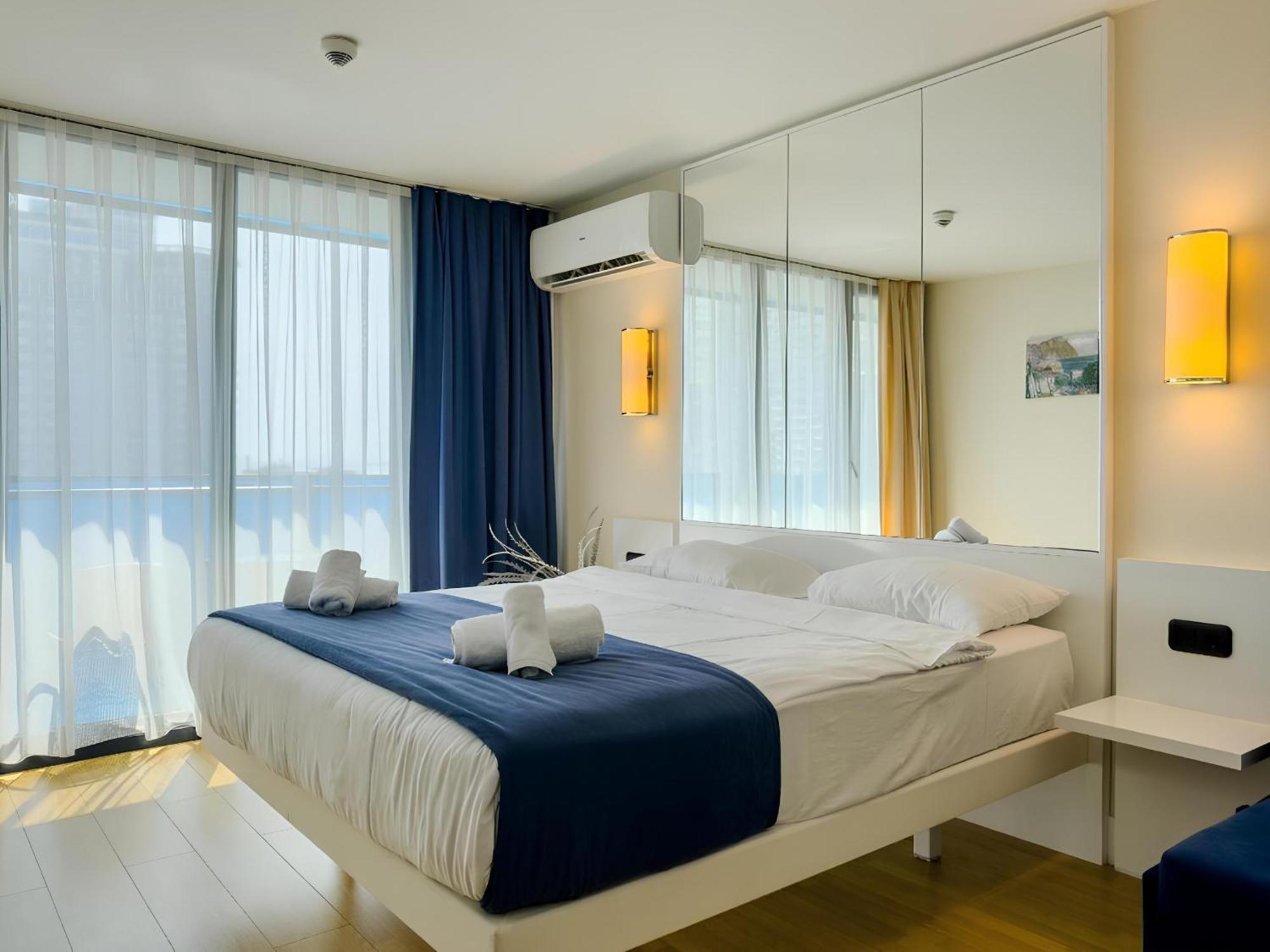 Orbi City Apartment With Sea View บาทูมิ ภายนอก รูปภาพ