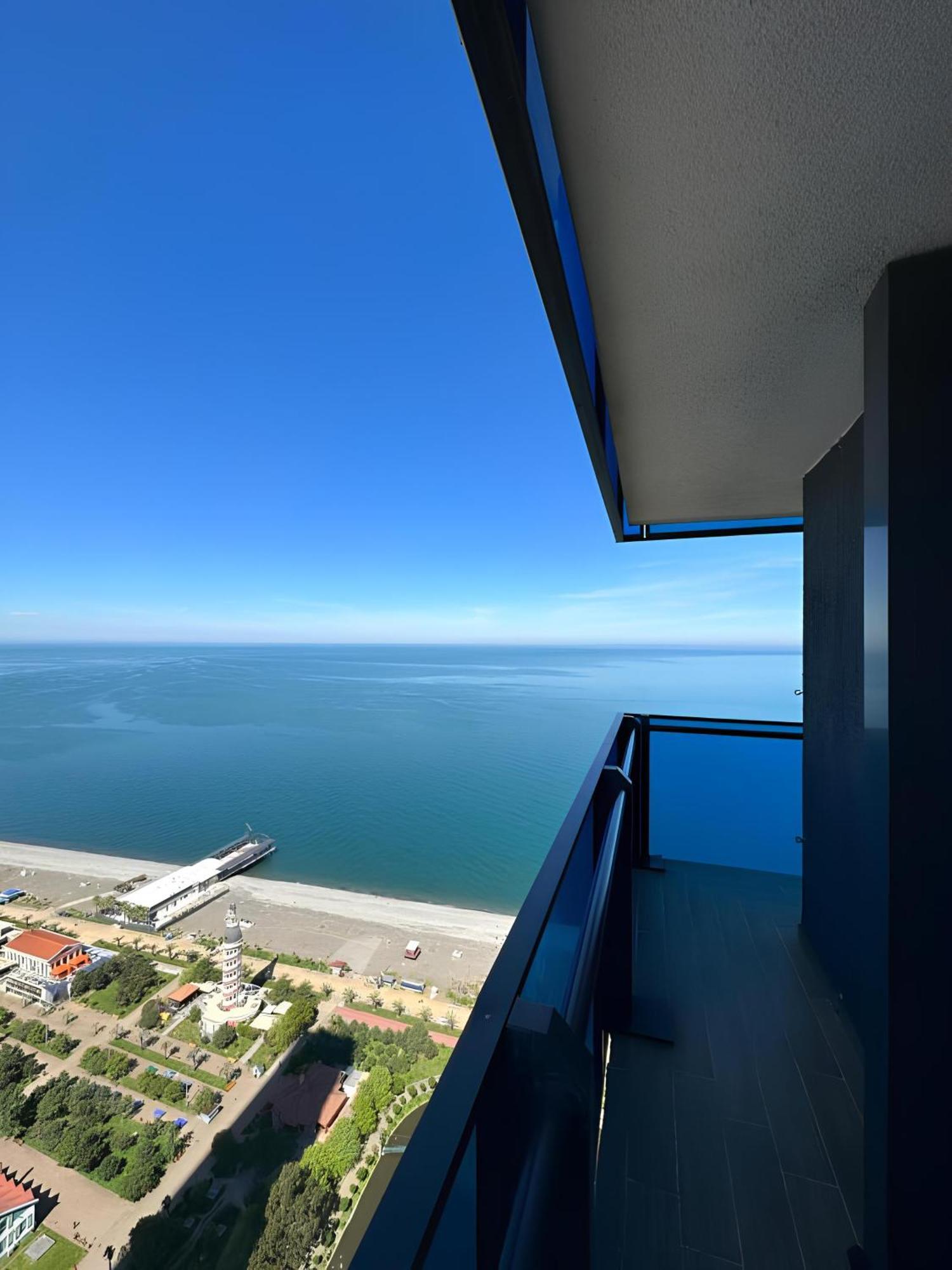 Orbi City Apartment With Sea View บาทูมิ ภายนอก รูปภาพ